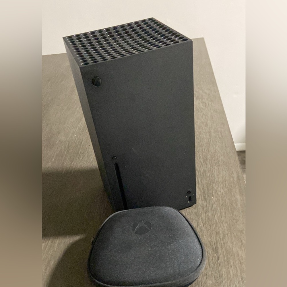 Xbox x and xbox elite 2 controller